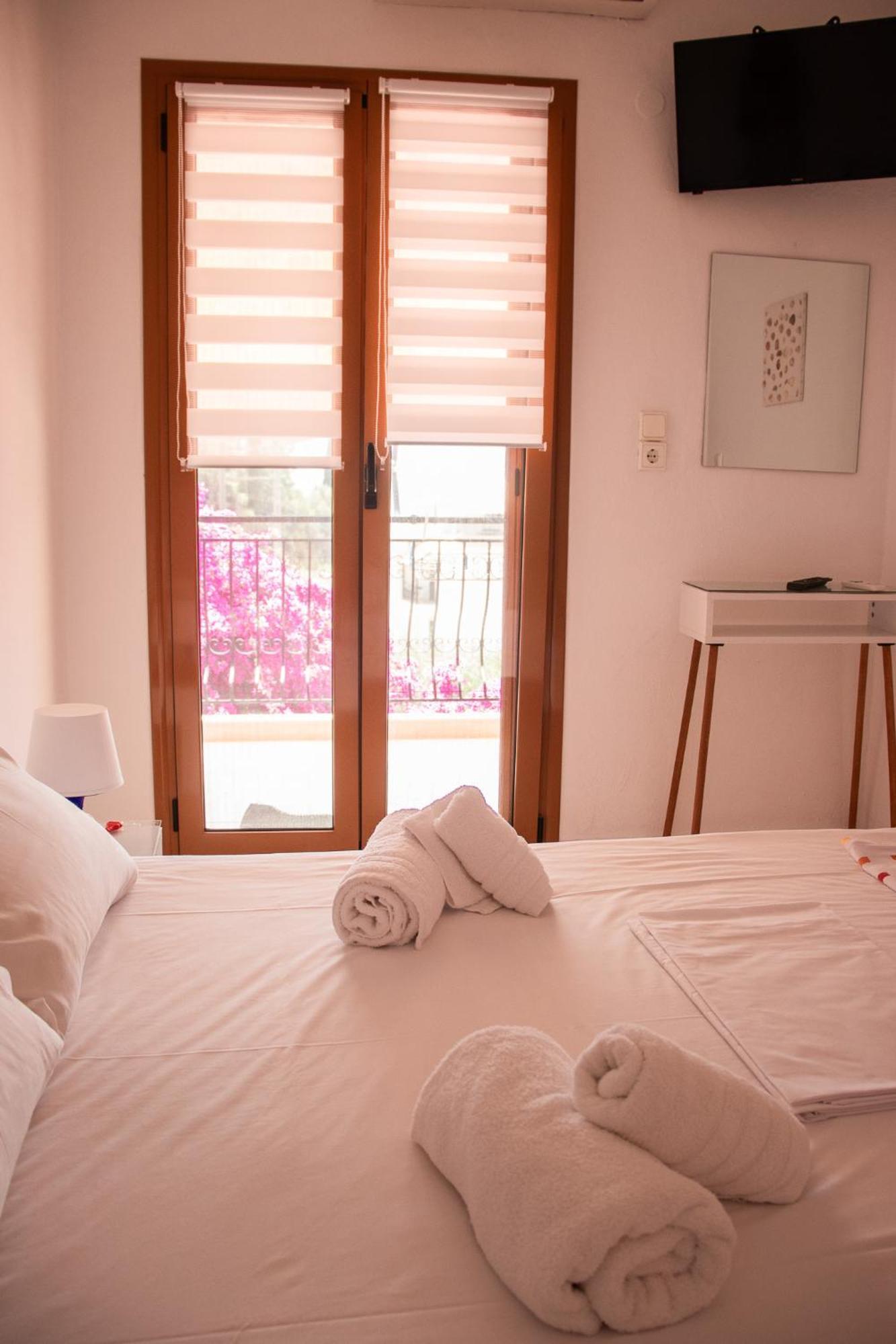 Villa Sissy Studios & Apartments ซิโวตา ภายนอก รูปภาพ
