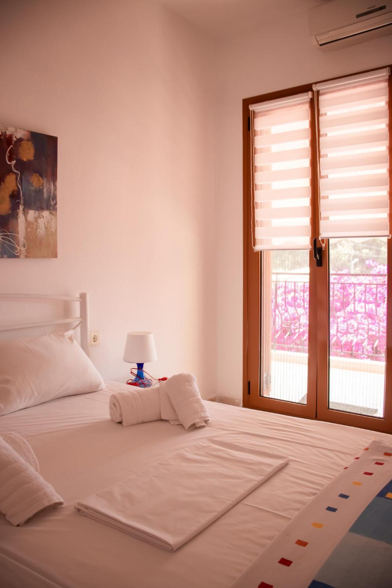 Villa Sissy Studios & Apartments ซิโวตา ภายนอก รูปภาพ