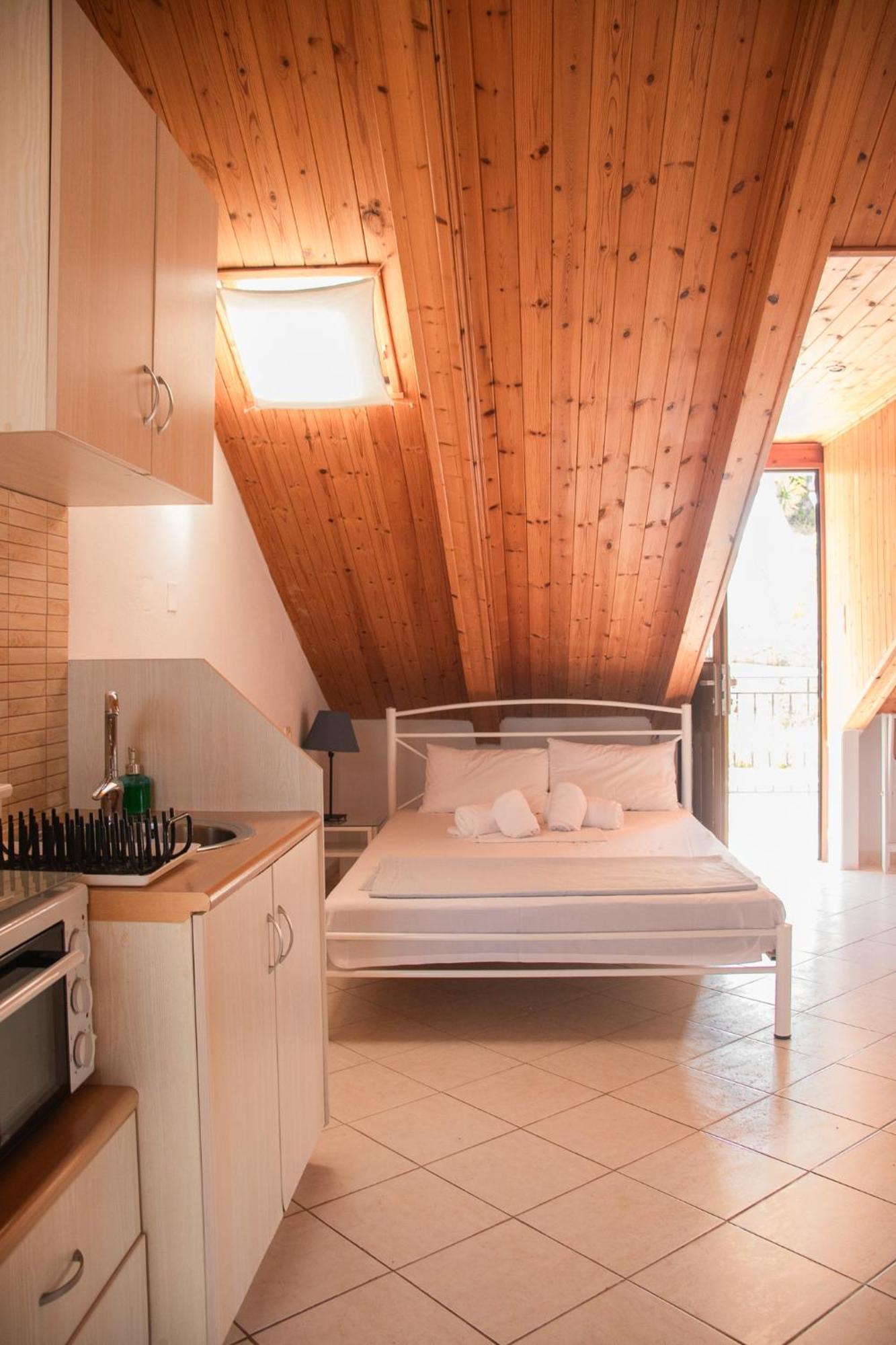Villa Sissy Studios & Apartments ซิโวตา ภายนอก รูปภาพ